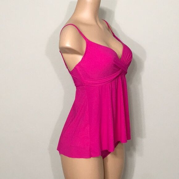 Coco Reef 32C bra sized shaping tankini top only. - Picture 4 of 9